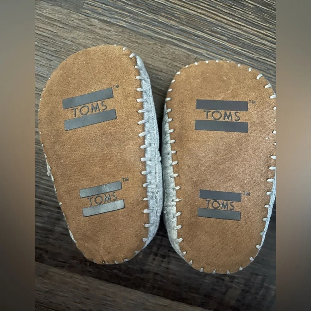 Toms - Picture 5 of 5